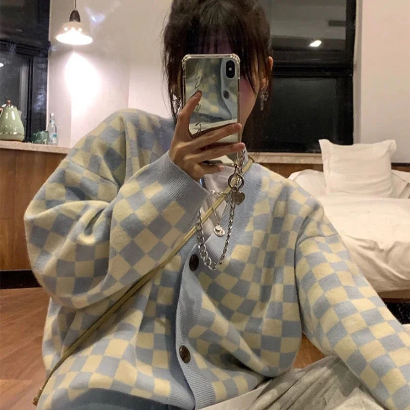 

Лидер продаж, пуловер, 2023, шахматный Топ с длинным рукавом, Ранняя осень, корейская мода, ленивый пуловер с V-образным вырезом, вязаный винтажный свитер в клетку