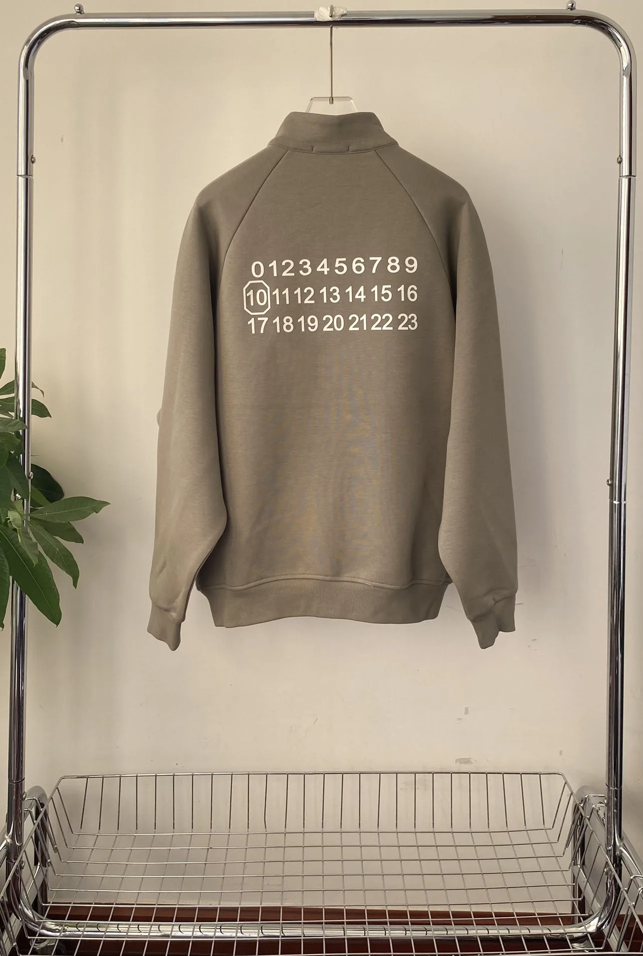 Рисунок 2 - Мужская хлопковая толстовка с воротником-стойкой