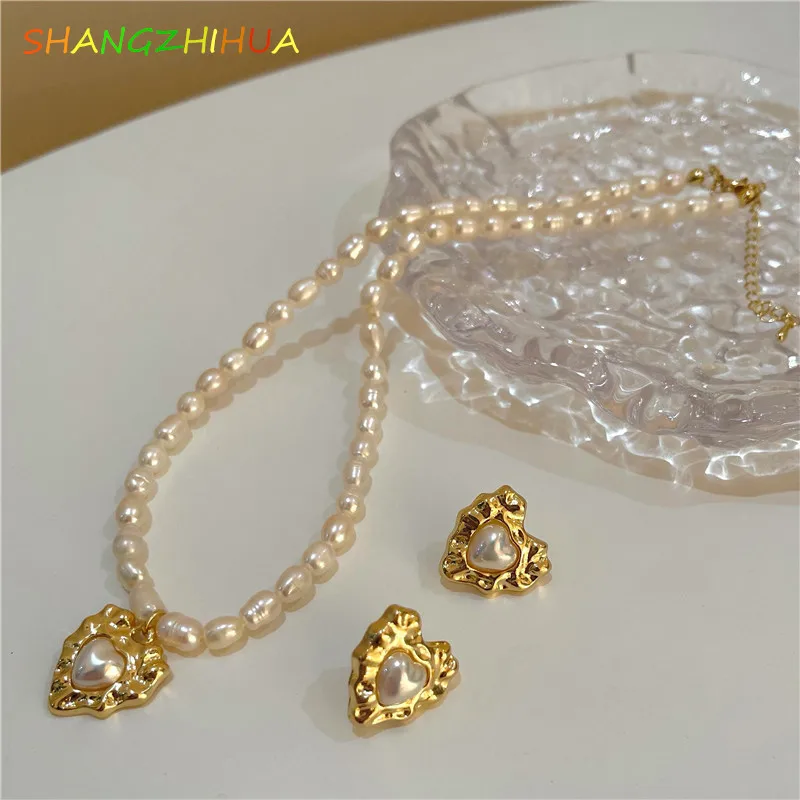 Купи French Natural Freshwater Pearl Necklace For Women, Fashion Retro, Sweet Romantic Heart-Shaped Clavicle Pendant Chain Jewelry за 143 рублей в магазине AliExpress