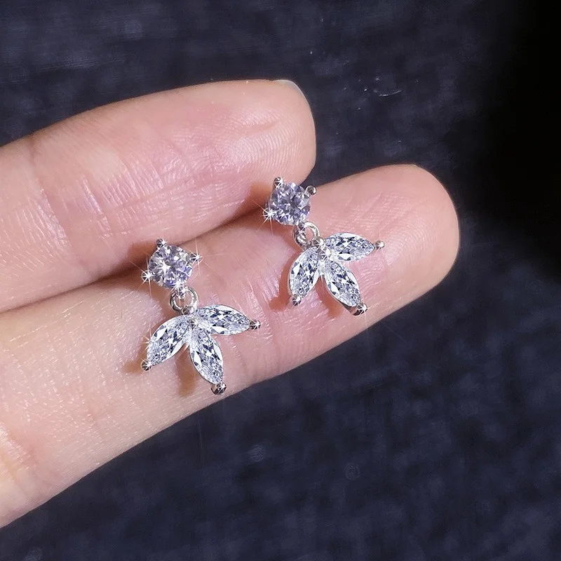 Фото Серьги-подвески E376 Lefei Fashion с цветными бриллиантами и классическим муассанитом в форме кленового листа, женские, из серебра 925 пробы, для вечеринок, подарок №4