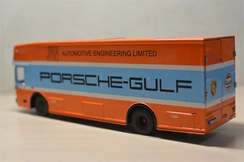 Фото Металлическая модель автомобиля Schuco 1:43: Mercedes-Benz O317, Porsche Transporter Gulf №3