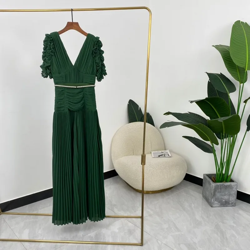 

2021 2022 Vintage Summer Autumn Top Quality Green Pleat V-neck Long Dresses for Lady