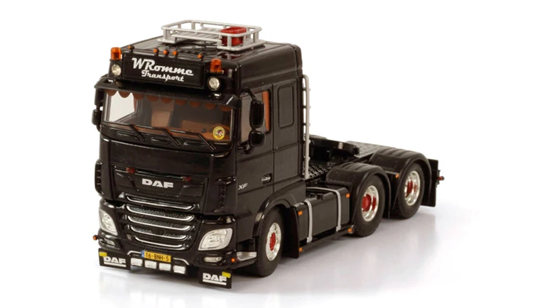 

WSI 1:50 DAF XF MY2017 6X2 01-3391 B65