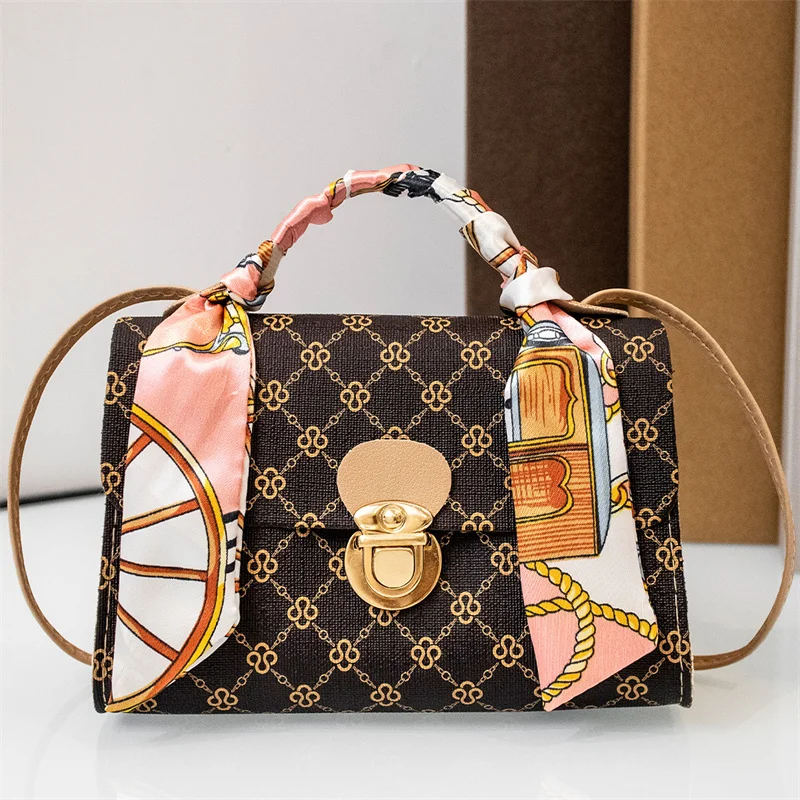 

The latest ladies handbag fresh and sweet diagonal bag four seasons bag women's bag broken flower high-end small square bag