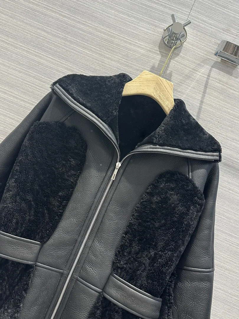 Рисунок 4 - Меховое пальто с отворотом