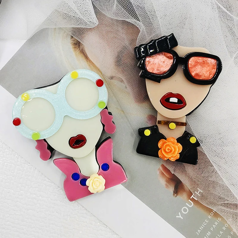 

2022 New Funny Acrylic Lady Girl Figure Brooch Pins For Women Exaggerated Cartoon Cute Badge Lapel Pin Backpack Coat