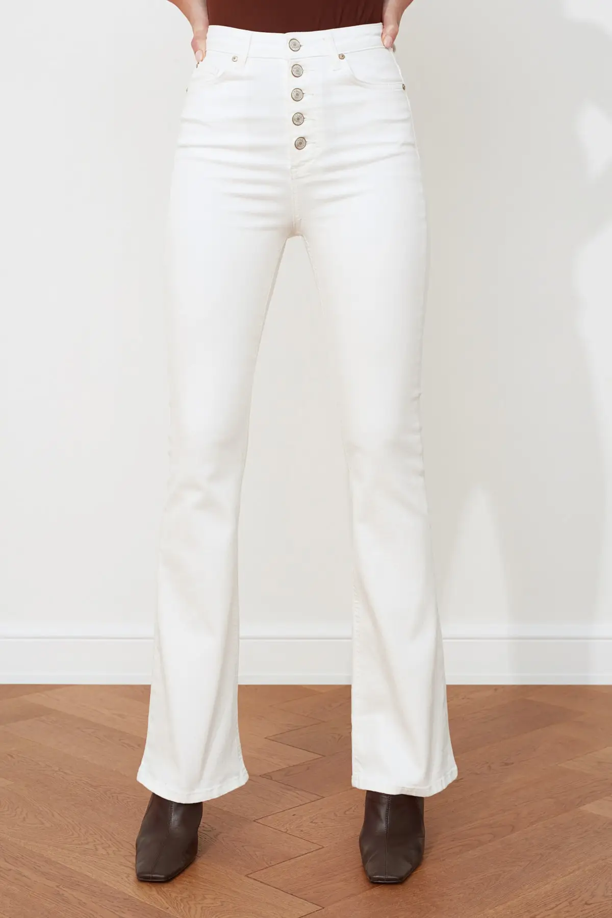 

White Button Front High Waist Flare Jean Women Jeans 2021