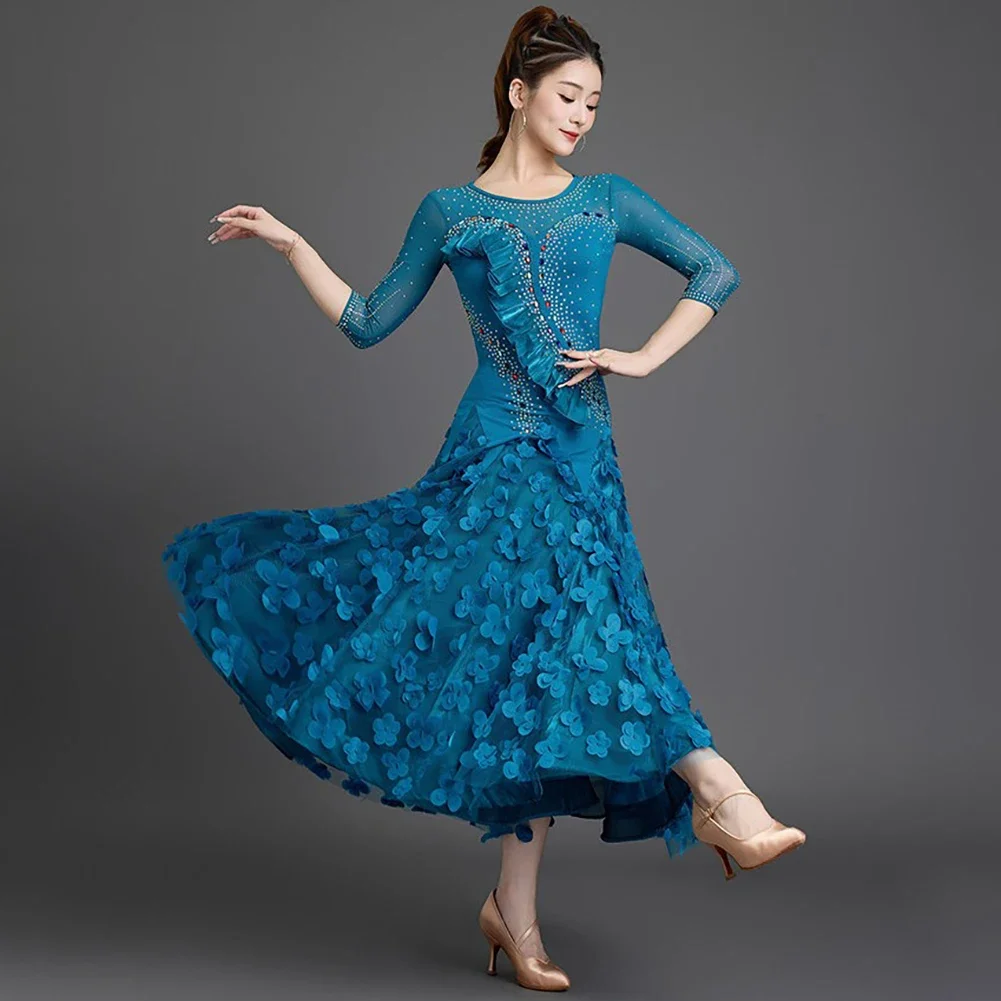 Фото Платье для бальных танцев yesBallroom Dance Pink Waltz Dress 2026: высококачественное, с рюшами, красное, профессиональное, для соревнований, с объемными лепестками, цвета павлиний синий №3