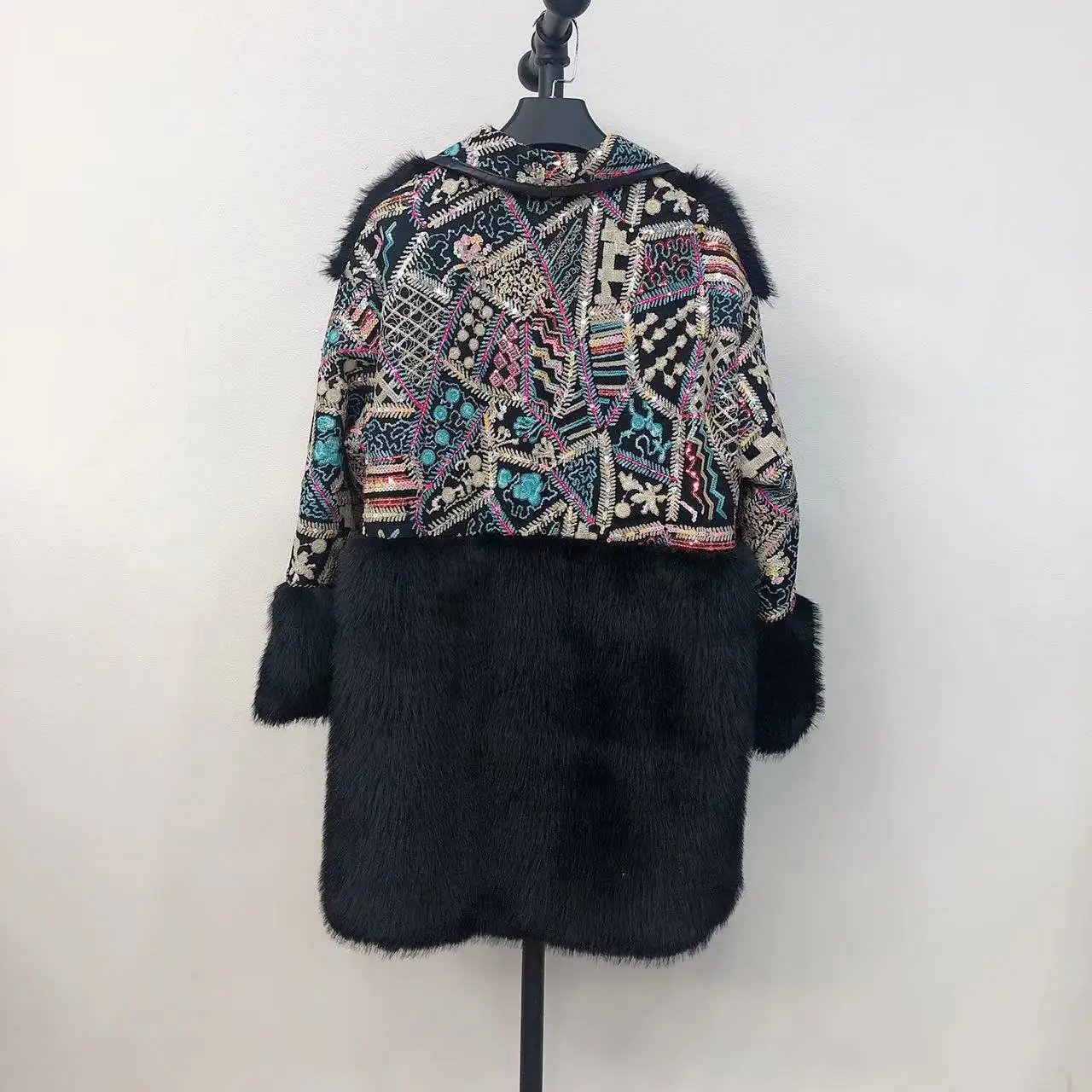 2023 New Winter Clothes Fashion Luxury Warm Imitation Toka Long Jacket Women's High-End Sequined Decorative Temperament Fur Coat