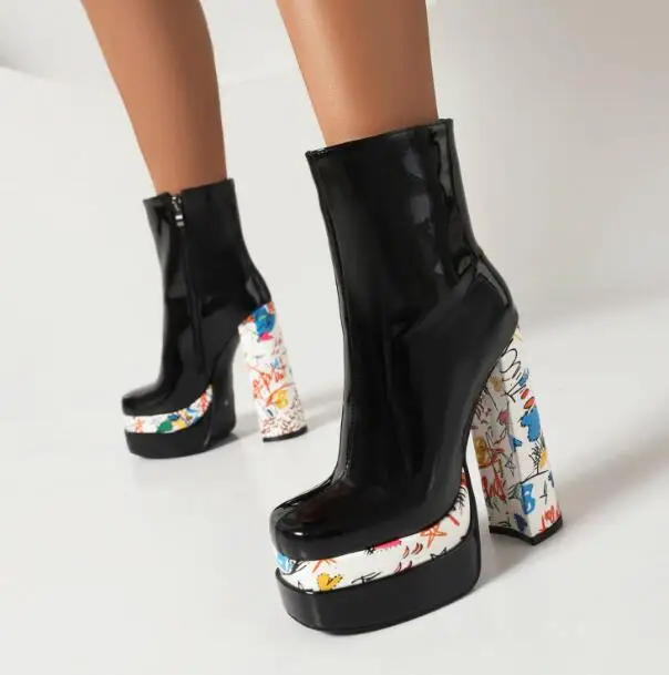 

Ботильоны кожаные с квадратным носком, на платформе 15 см