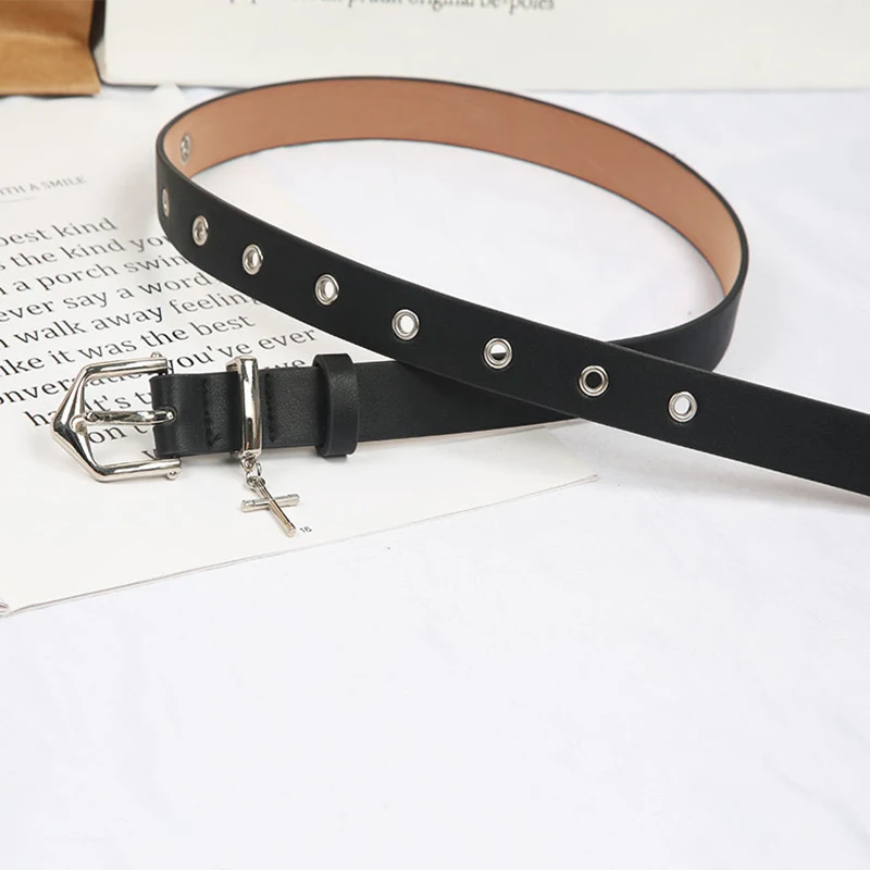 

Ремень из искусственной кожи для мужчин и женщин, люксовый брендовый черный пояс в стиле хип-хоп с квадратной пряжкой с язычком, с крестом и ...