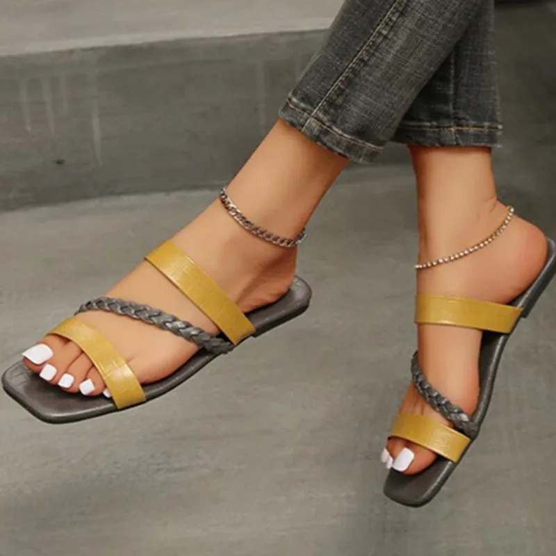 summer 2022 large size slippers women's woven flat-heeled fashion slippers Europe cross one word two wear beach sandals female