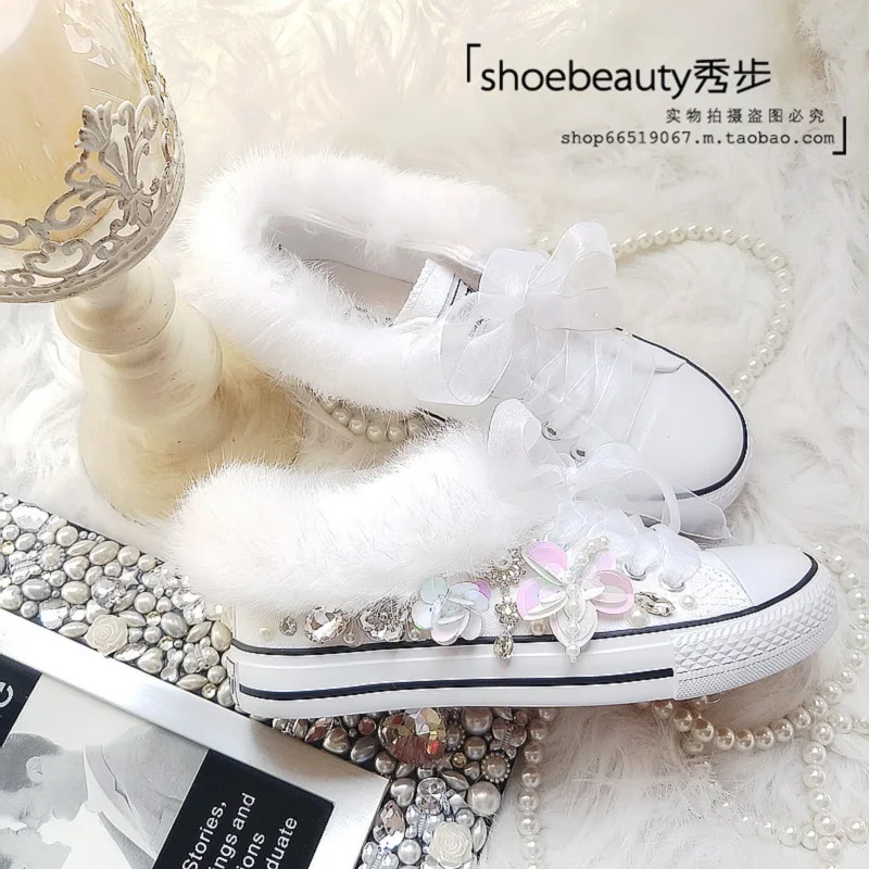 

Kawaii White Fluffy Furry Women Canvas Shoes Bling Floral Sequin Crystal Ladies Tennis Trainers Personality Wedding Flats Female