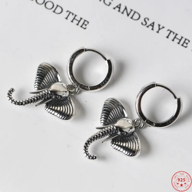 

Серьги-гвоздики из серебра 2022 пробы в виде слона