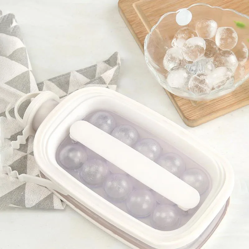 

Trendy Ice Ball Maker Kettle Creative Ice Cube Mold Outdoor Ice Ball Bottle Portable Ice Maker Bottles Kitchen Bar Accessories