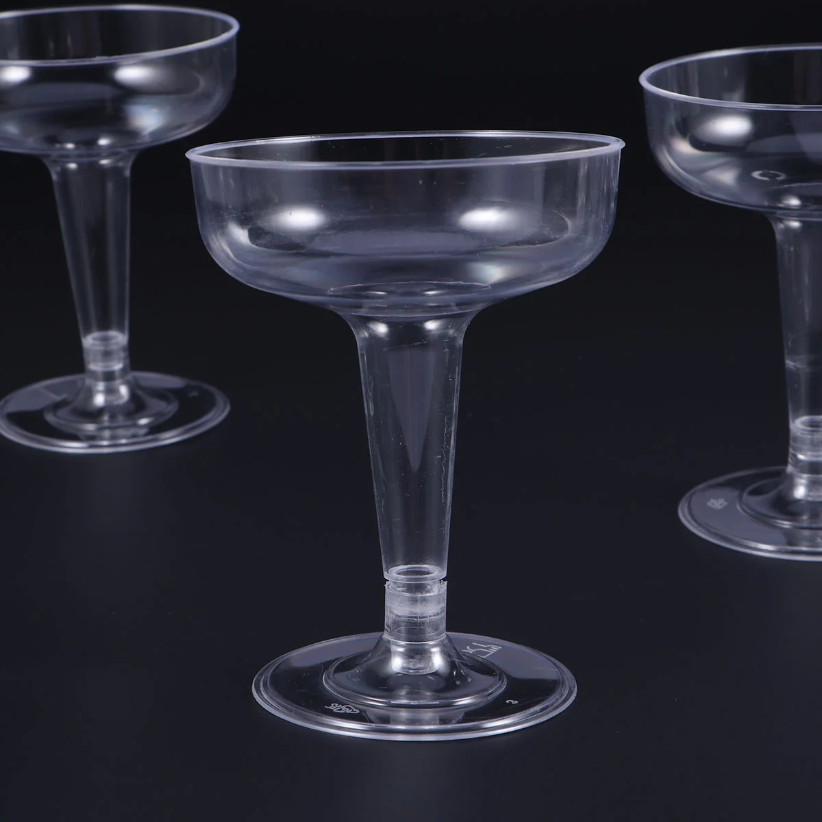 

Plastic Glasses Goblet Cups Cocktail Champagne Drinking Coupe Disposable Party Flutes Cup Clear Margarita Toasting Whiskey