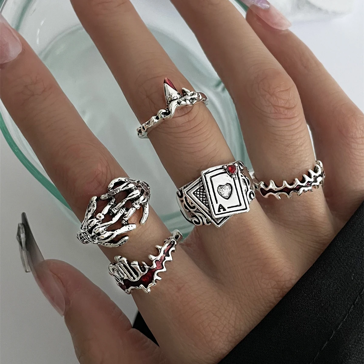 

Aprilwell 5 Pcs New In Poker Rings Set for Women Men Silver Color Punk Spades A Blood Skeleton Irregular Finger Jewelry Anillos