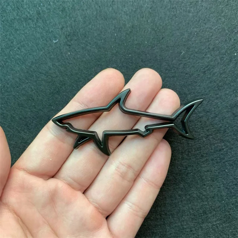 

Металлическая наклейка на бампер в виде акулы, автомобильная личность, наклейка на бампер, наклейка на царапины на корпус, модифицированная металлическая наклейка на бампер на боковую дверь