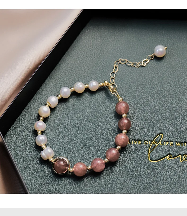 Рисунок 2 - Браслет женский ручной работы с