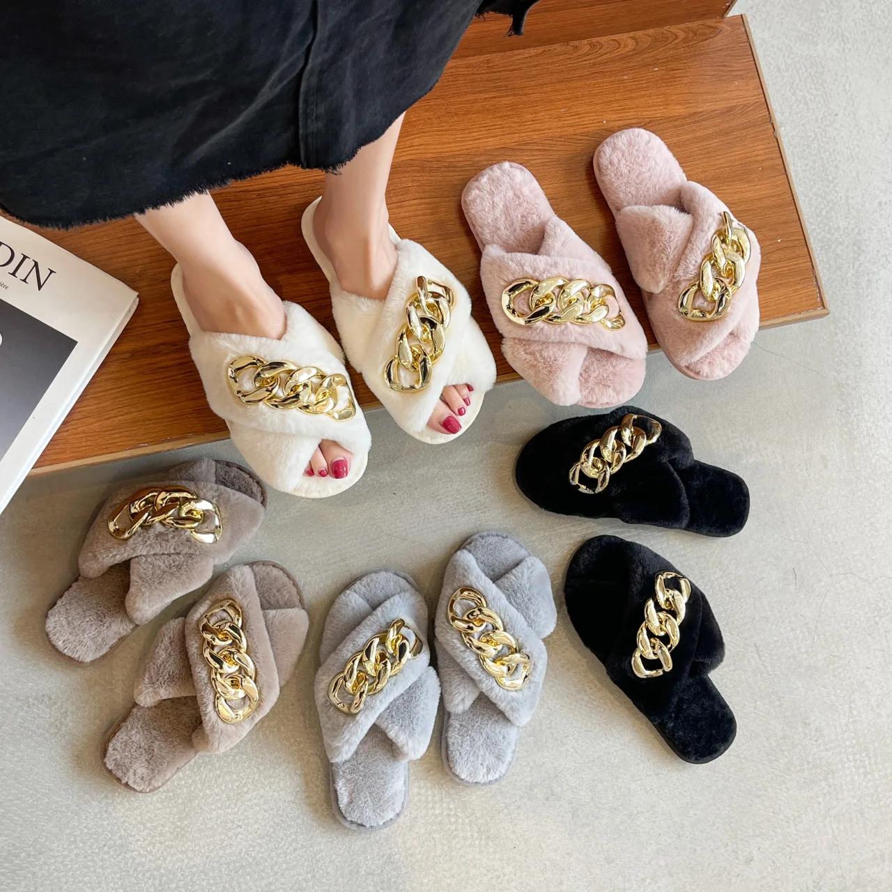 

Women Cozy Faux Fur Cross Indoor Floor Slides Flat Soft Furry Ladies Female Celebrities Flip Flops Fashion Warm Fluffy Slippers
