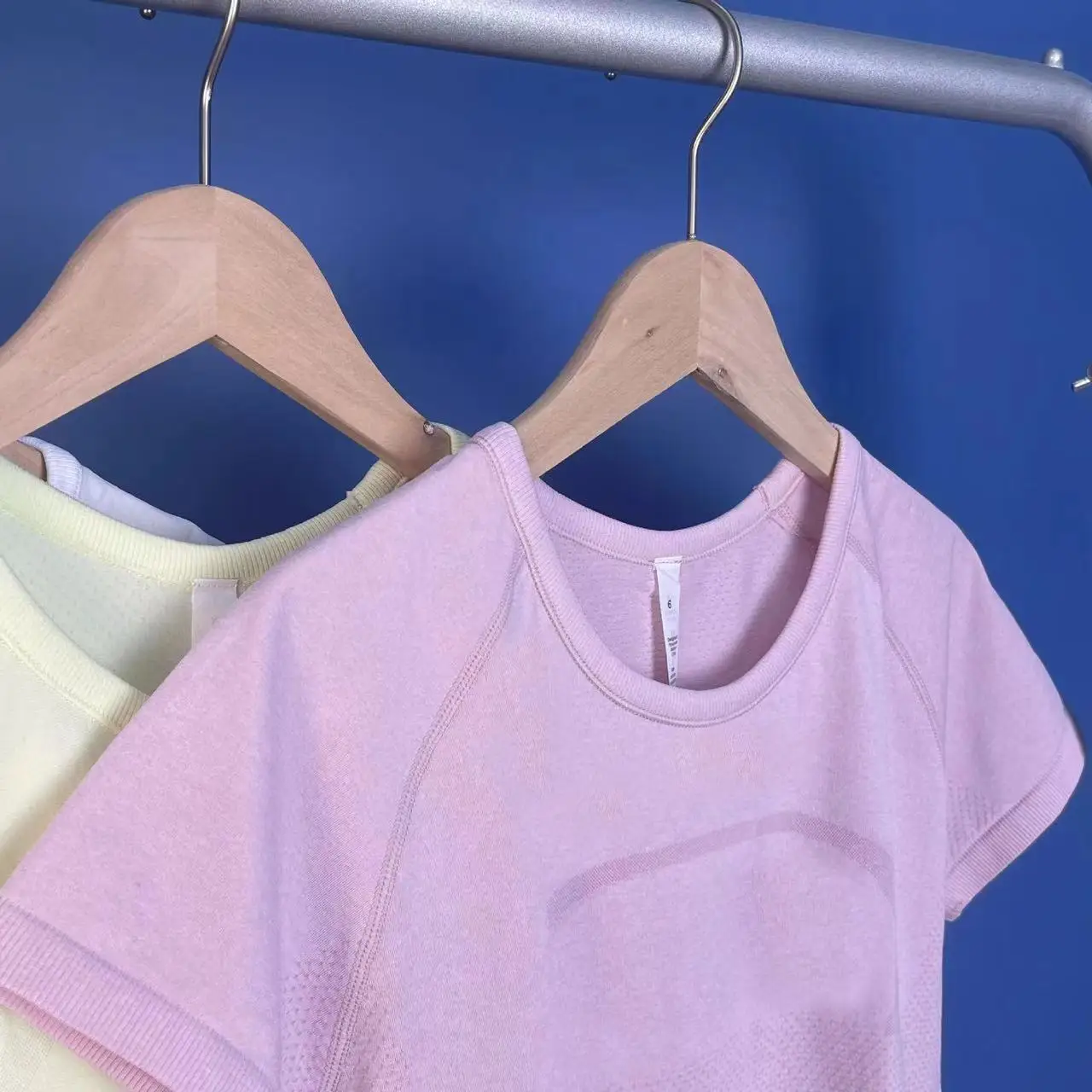 Swiftly Tech Breathe With Logo Gym T-Shirts Women Seamless Short Sleeve Sports Tee Fitness Yga Tops Running Blouse Sportswear