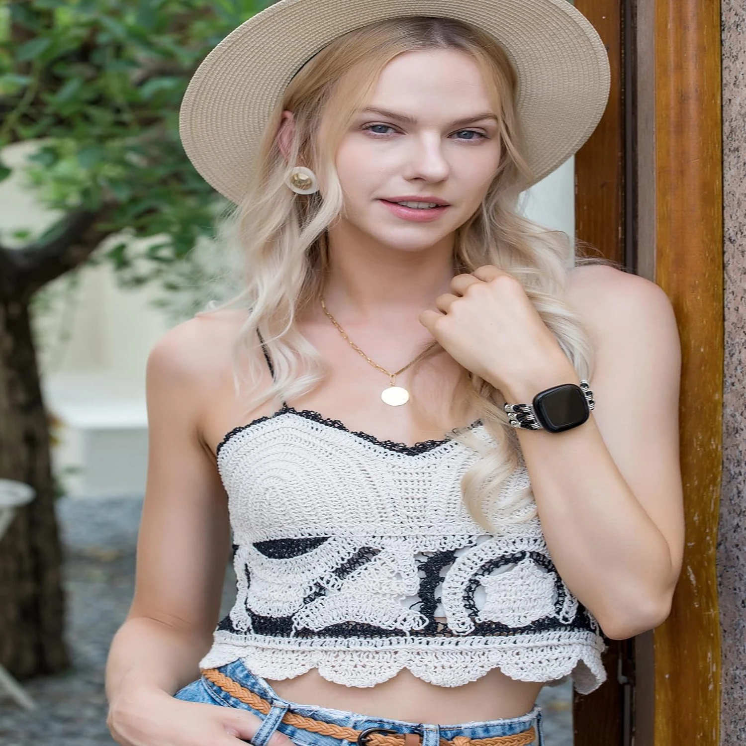 Изысканное потрясающее и красивое ожерелье с подвеской из кристаллов уникальным