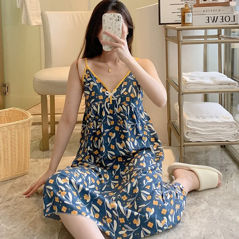 Young Women Nightgown V-neck Low-Cut Sexy  Lady Wear Girlfriends Clothes Outside Middle Skirt Breathable  Summer Halter Dresses