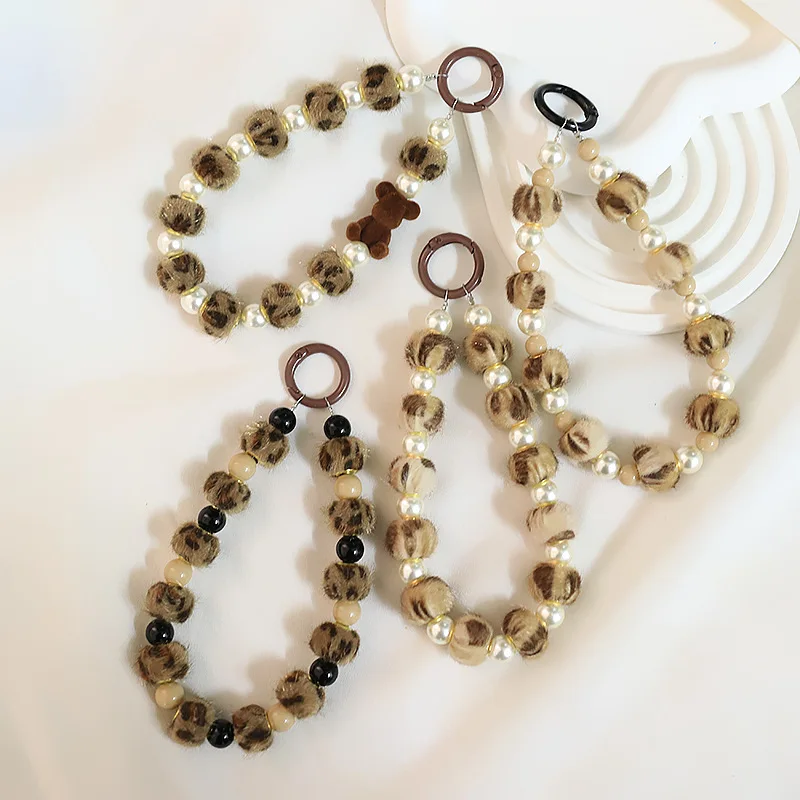 Брелок с милым медведем подвеска бусинами из смолы цепочка для ключей