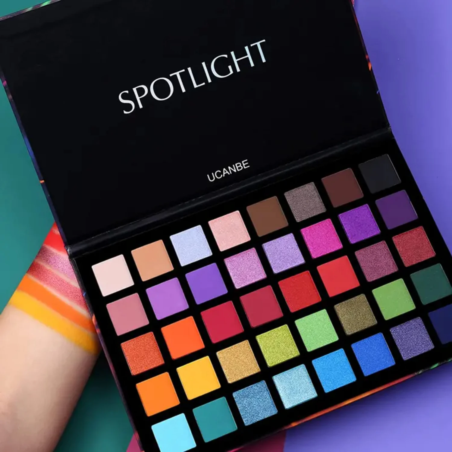 Палитра теней для век UCANBE Makeup Spotlight — 40 ярких матовых и мерцающих оттенков