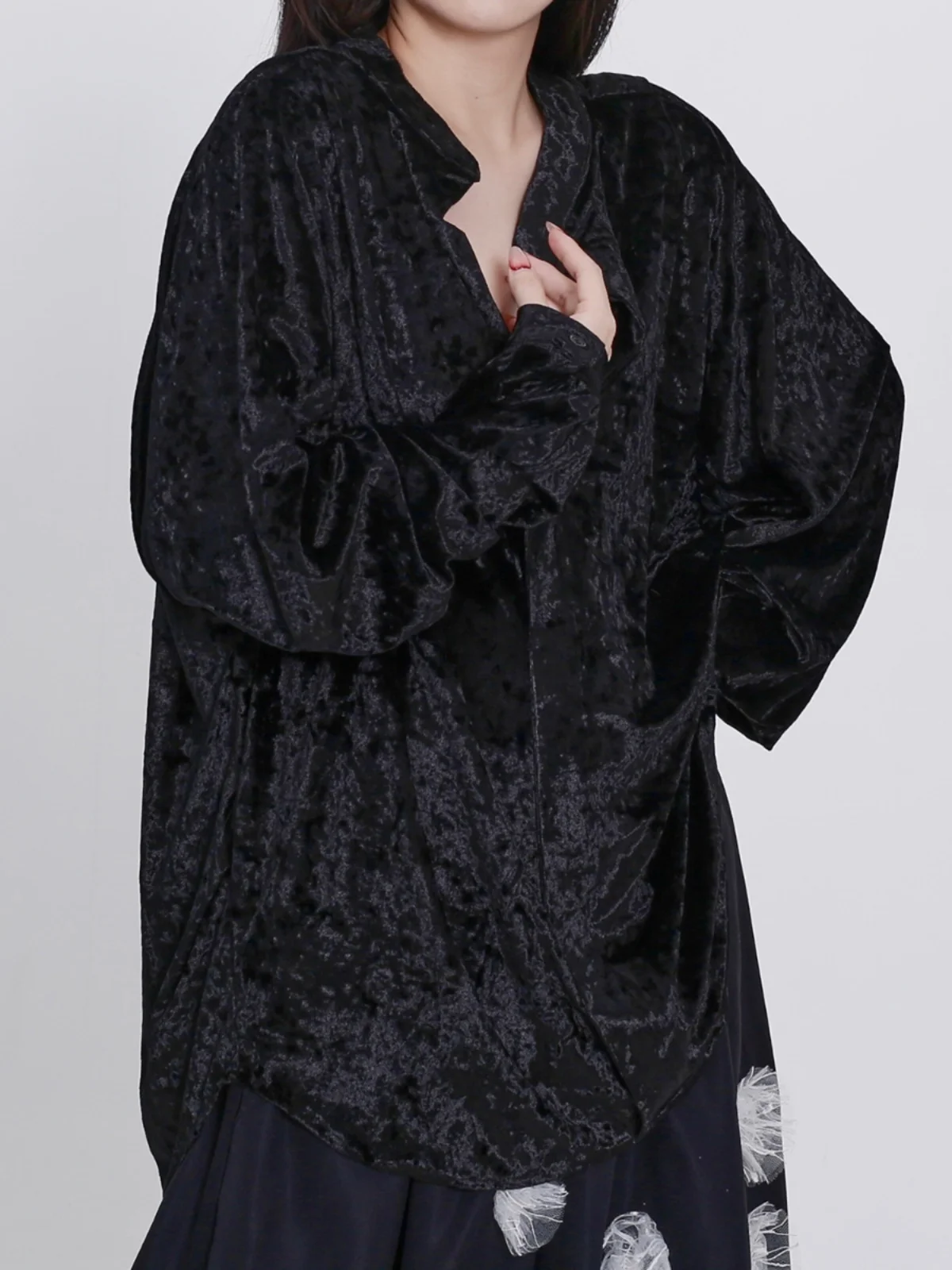 Рубашка с коротким передним и длинным рукавом летучая мышь в стиле ретро