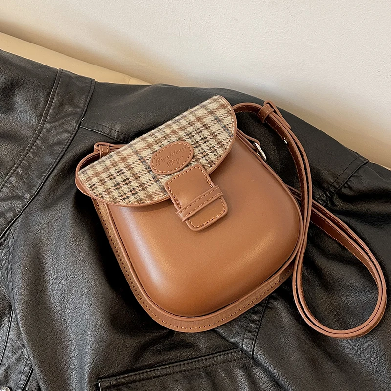 Модная трендовая женская маленькая сумка-седло новинка зимы 2023 сумка