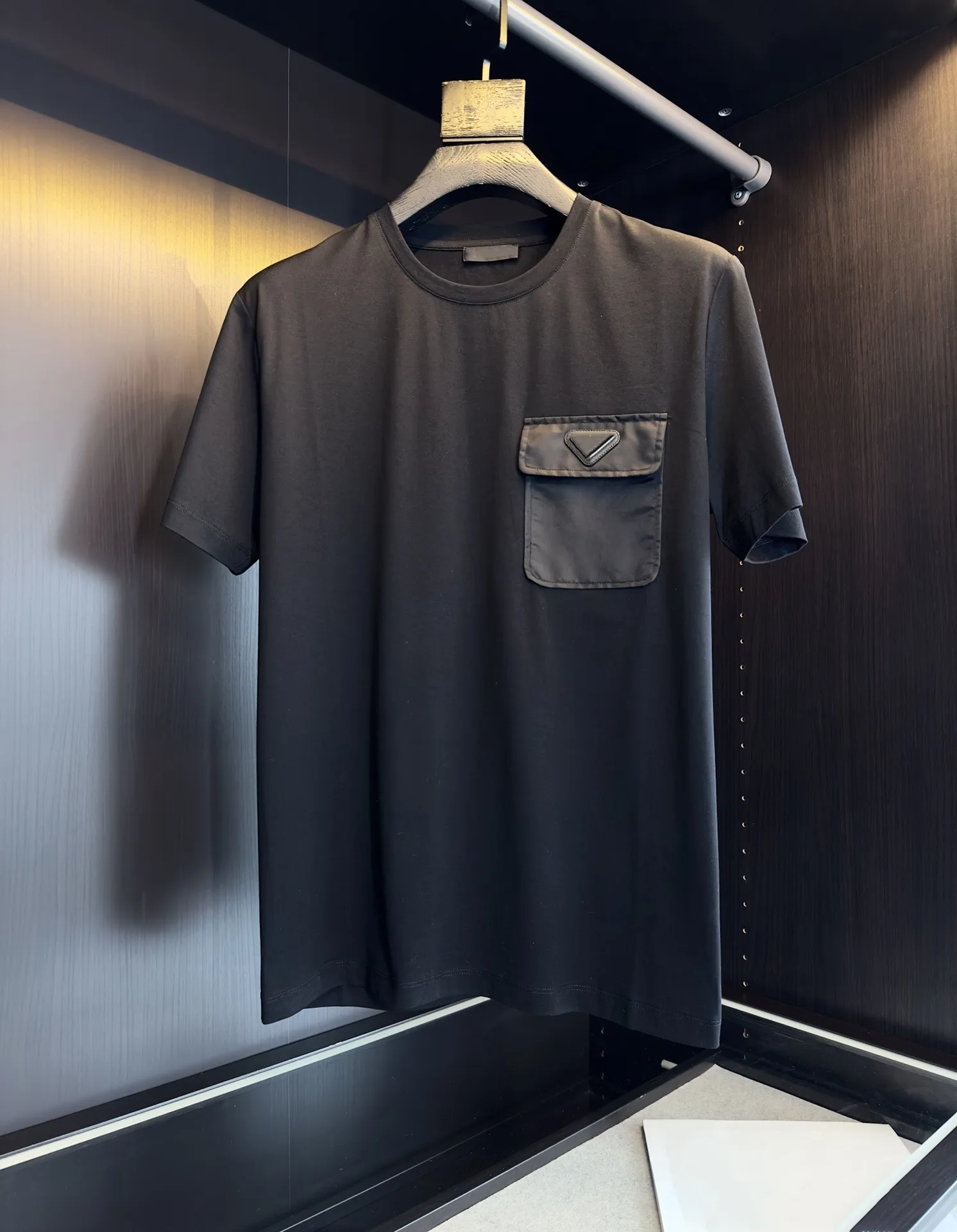 

2023 Spring/Summer New Round Neck Short Sleeve T-shirt Men's Fashion Breathable Nylon Pocket White Black High Quality Top