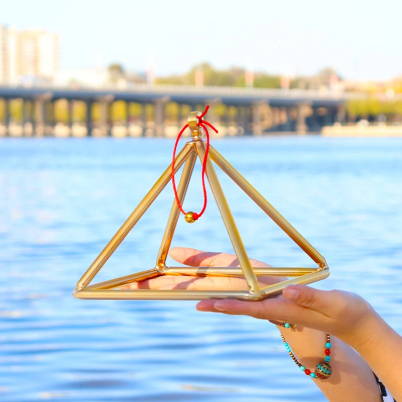 

Роскошная Поющая Пирамида с золотыми кристаллами, 3-12 дюймов, искусственные пирамиды, штатив для йоги, медитации, релаксация, музыкальный ин...