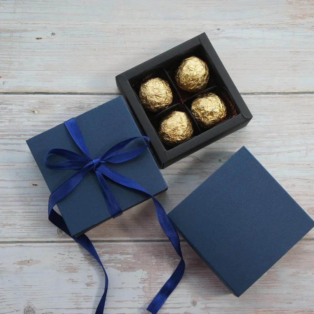 Бумажная коробка для шоколада 9*9*3 5 см