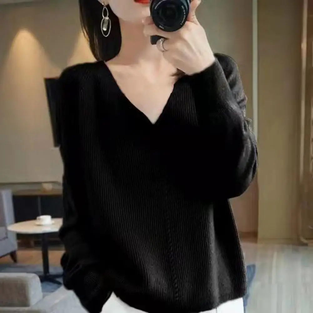 

Elegant Women Pullover Top Chic Streetwear Loose Fit V-neck Sweater for Women Solid Color Knitting Pullover Tops Spring Autumn