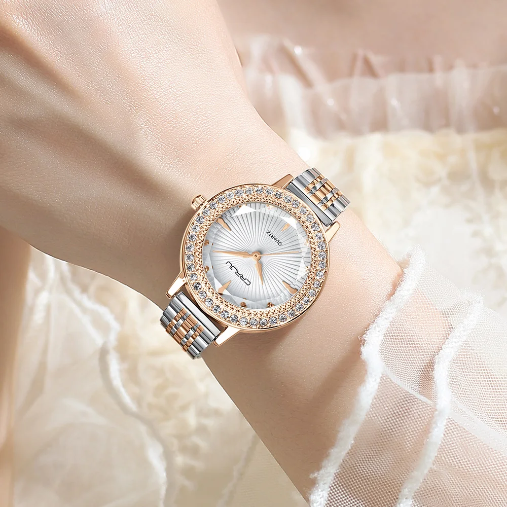 Женские кварцевые часы с простым циферблатом и браслетом