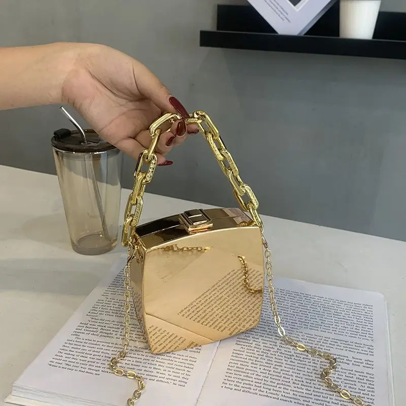 

2023 New Makeup Box Metal Texture Acrylic Reflective Glossy Metal Chain Handbag Fashion Personalized Simple Crossbody Women Bag
