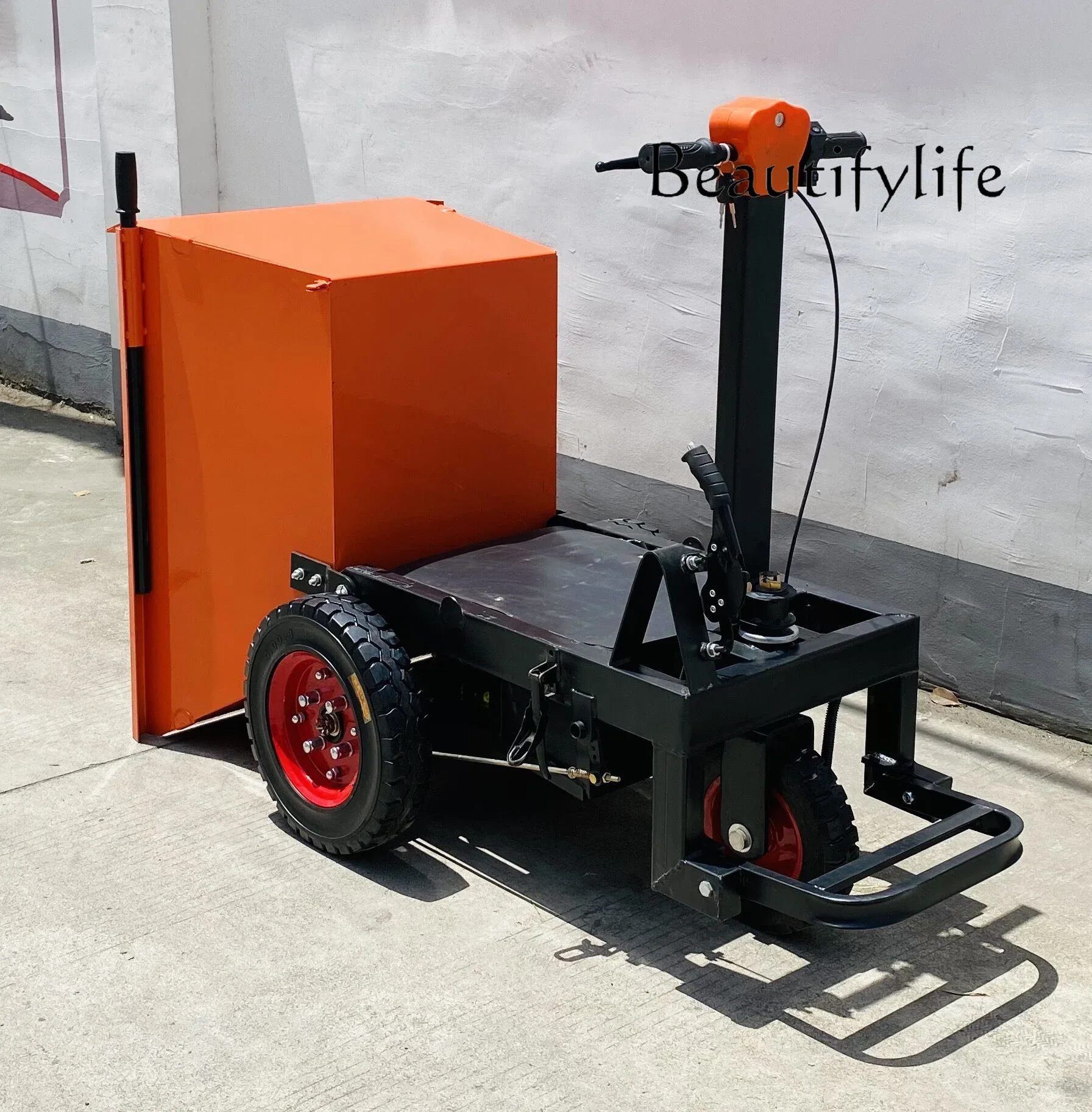 Трехколесный инженерный автомобиль наклонное ведро саморазгрузка