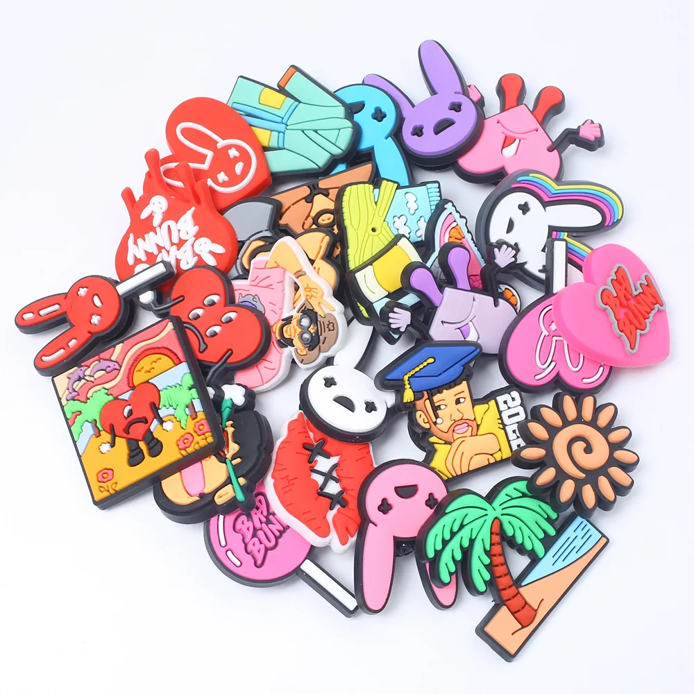 Novelty Single Sale 50p PVC Game Shoe Charms Shoe Accessories Shoe Decoration for Croc JIBZ/ Wristbands Kids Party Xmas Hot Sale