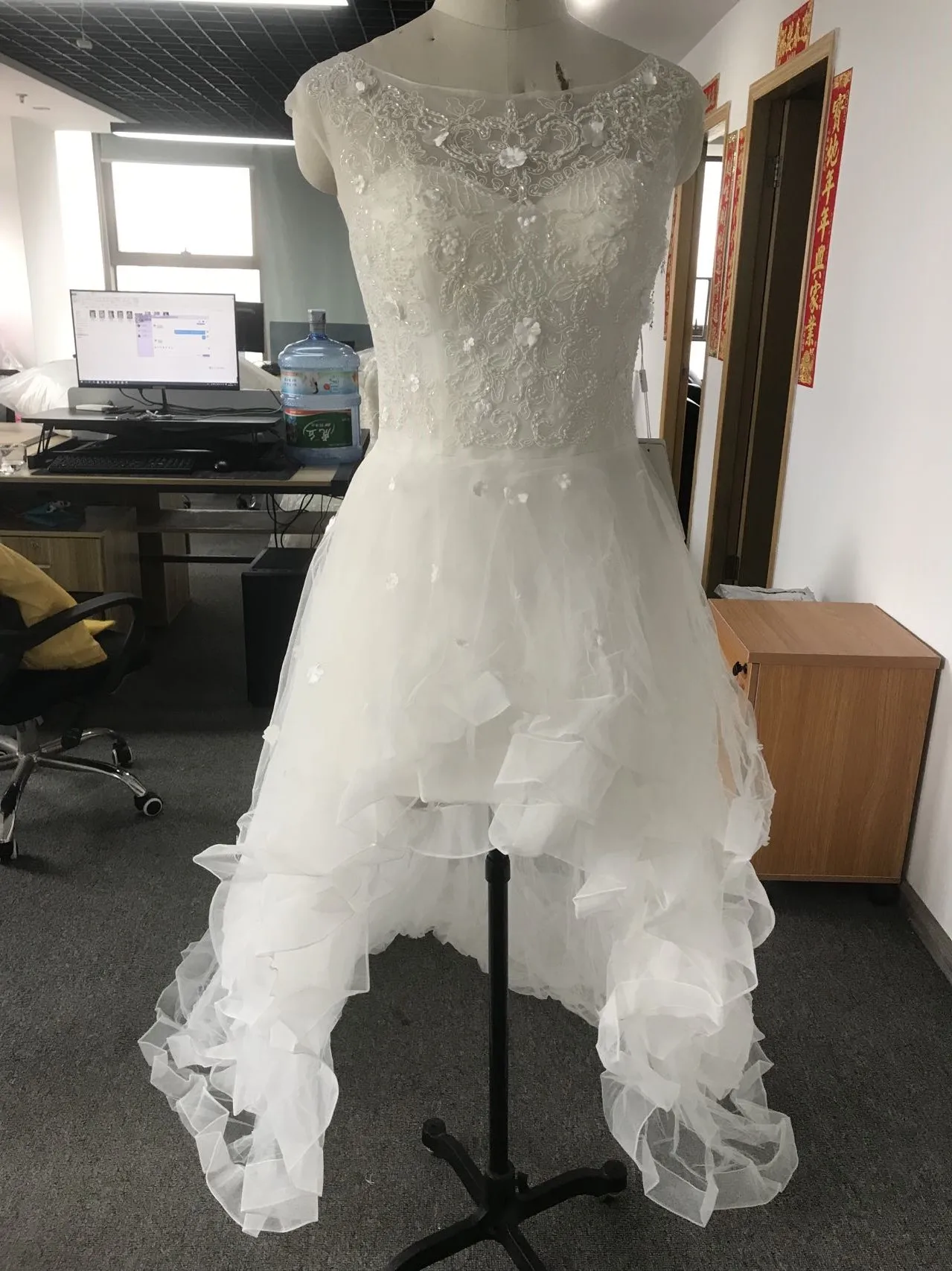 

Недорогие свадебные платья CloverBridal с глубоким круглым вырезом, с высоким вырезом, для женщин, 2022 халат, свадебная одежда со скидкой, с большим количеством бусин, свадебная одежда 1161