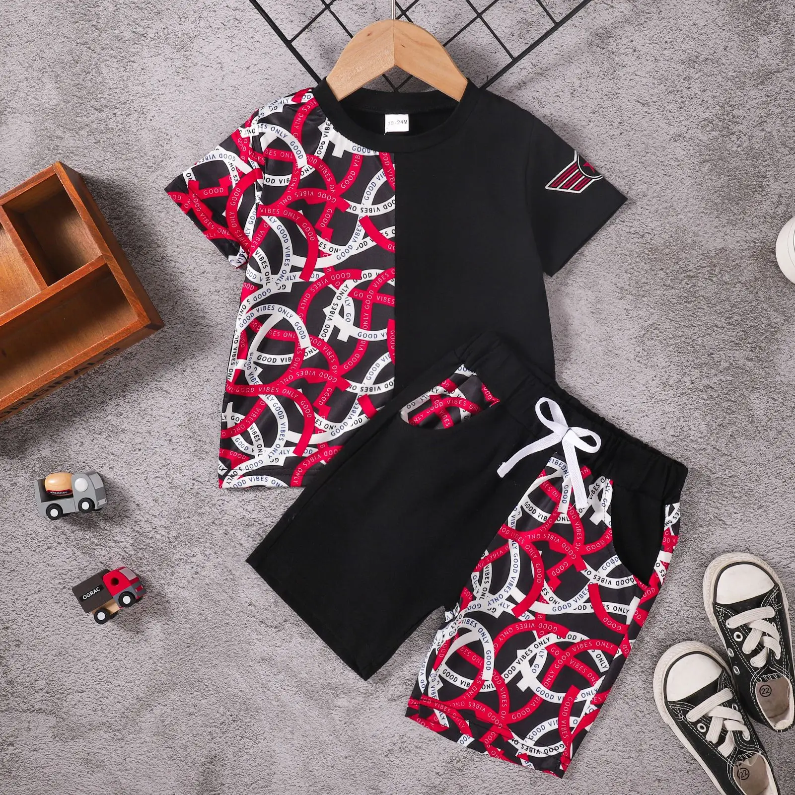

Children's Wear Boys' Splicing Round Neck Short Sleeve T-shirt Rubber Band Waist Closing Shorts Summer Suit