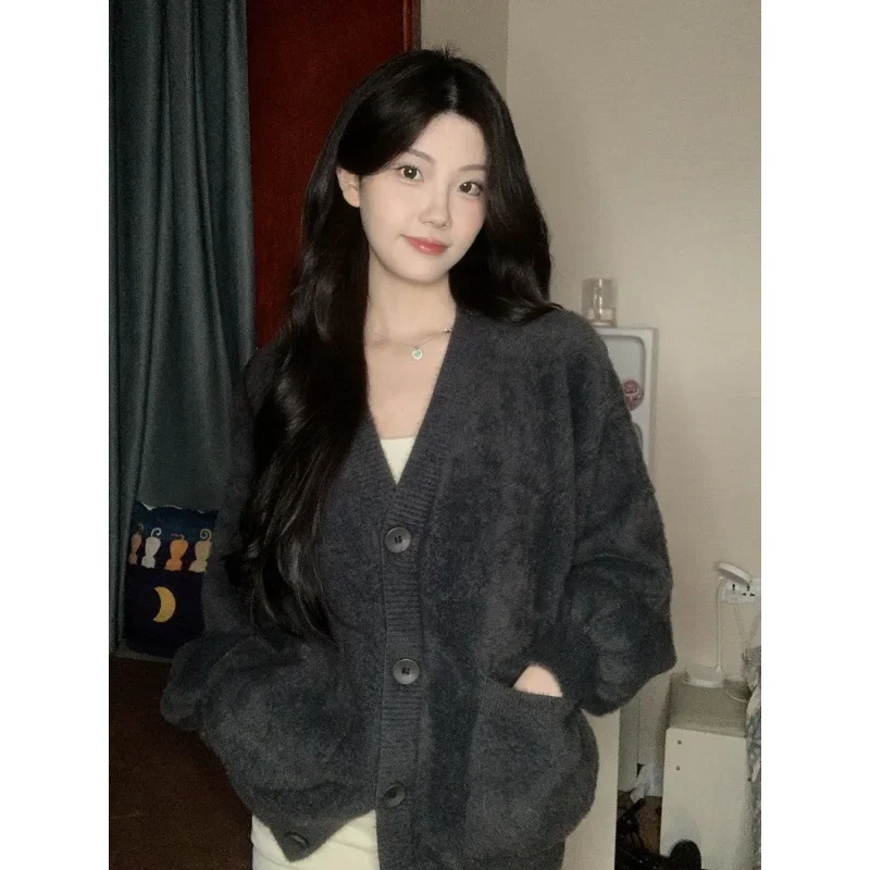 Женский утепленный свитер средней длины свободный трикотажный топ с V-образным