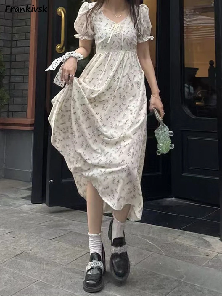 

Женский сарафан с рукавами-фонариками и цветочным принтом