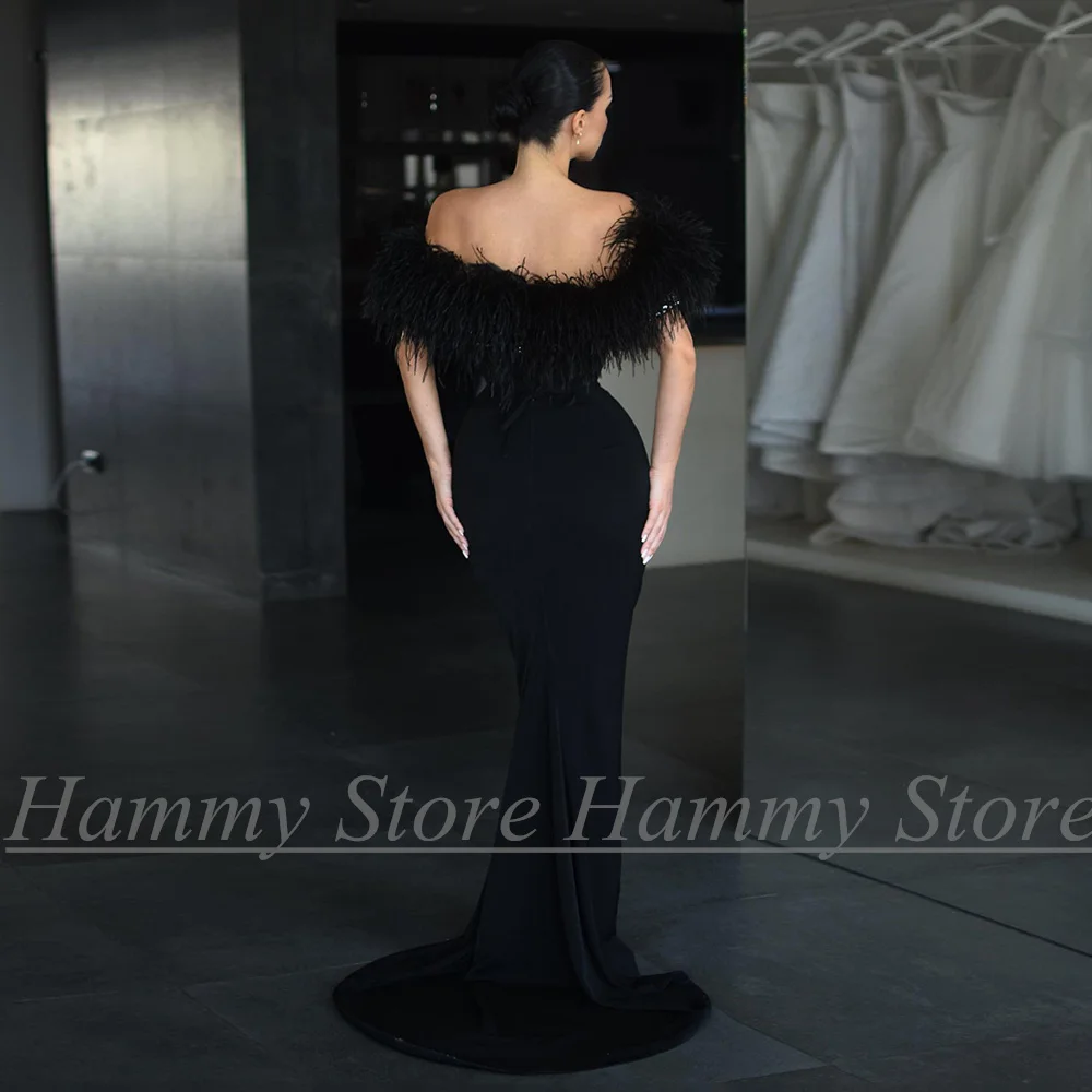 Рисунок 2 - Черное вечернее платье с открытыми