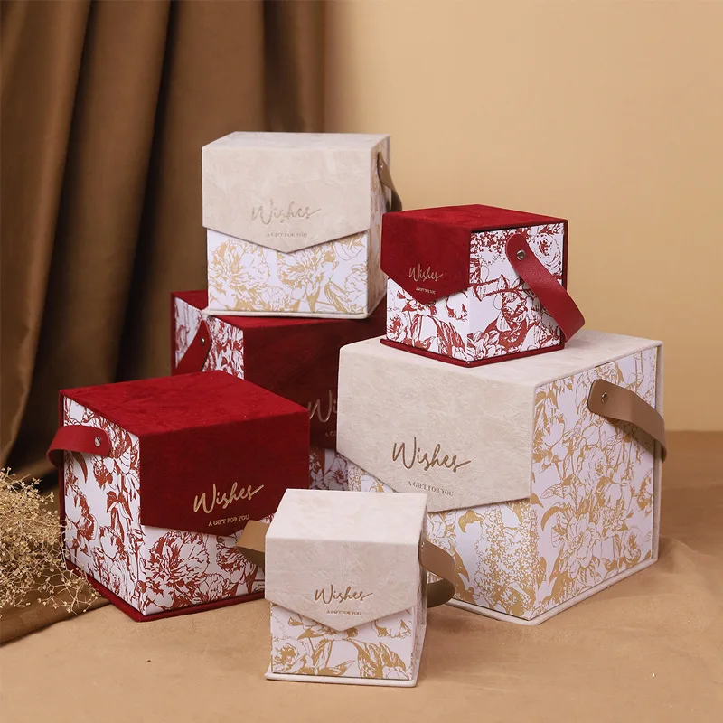 Candy Box Red Package Boxes Velvet Packaging Box Craft Wedding Gift Box Magnetic Closure Box with Handle