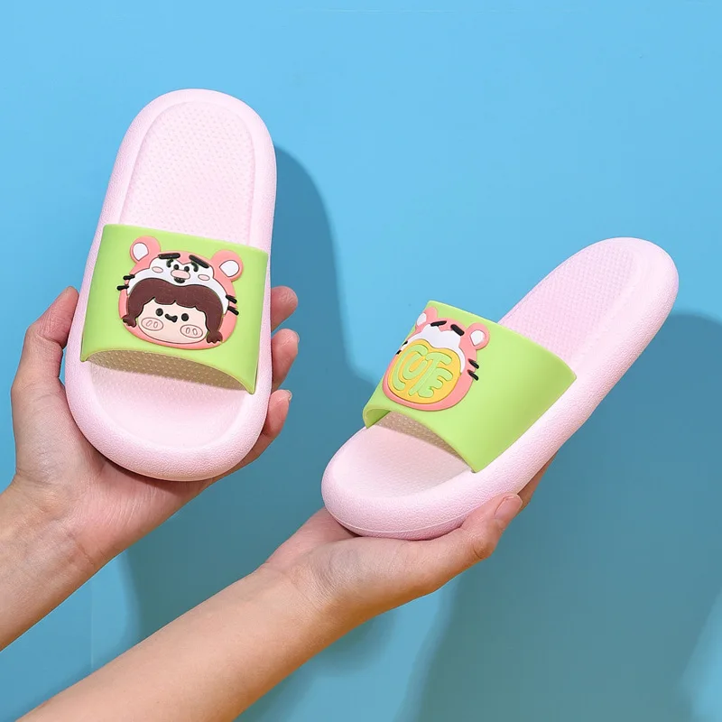 2022 New Children's Slippers Summer Wear Shoes for Boys and Girls at Home Indoor Baby in Kindergarten Kids Beach Slippers