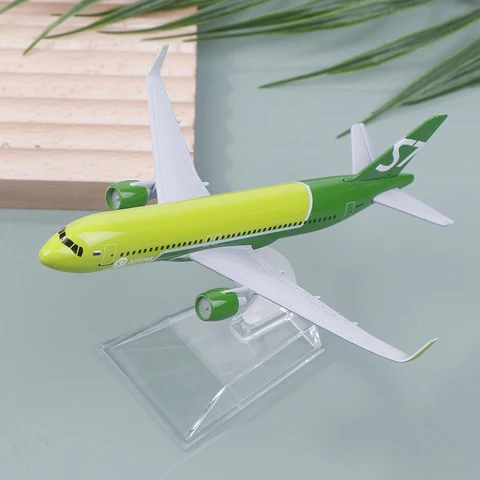 Модель самолета MYPANDA Airbus A320  зеленый металл 1:400