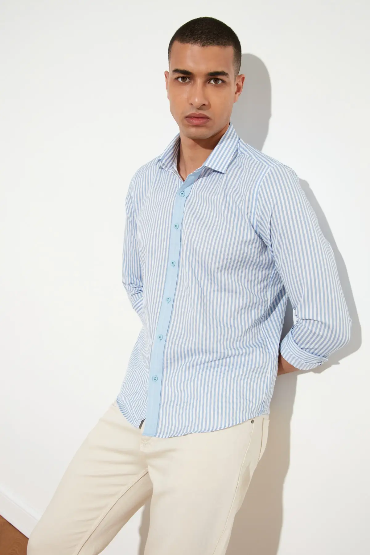 

Trendyol Mens Slim Fit Stripe Shirt TMNSS21GO0410