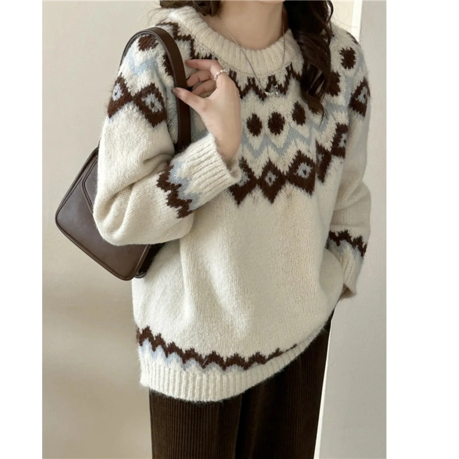 Зимний красный рождественский свитер в ленивом стиле женский модный