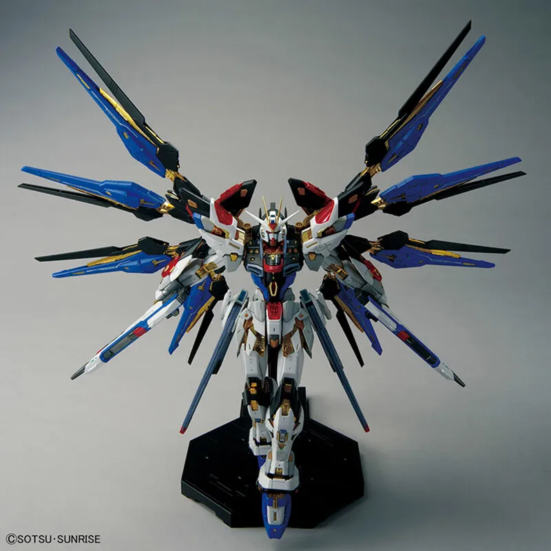 Bandai MGEX 1/100 Raid Free Gundam SEED Собранная модель